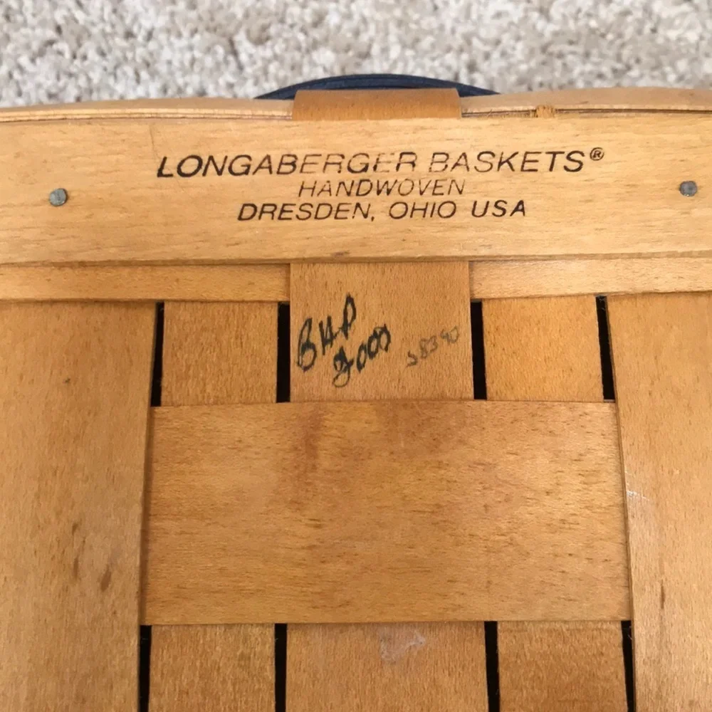 LONGABERGER 2000 handwoven warm bread basket